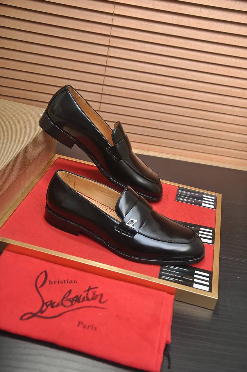 Men's shoes 💰620💶 [Chrstian Loubotin] Red-soled shoes 💋Original mold opening, the highest version on the market, purely handmade ➕Imported cowhide uppers, first-layer water-dyed cowhide lining! Original EU high-gloss outsole. 38 to 45 (45 customized)